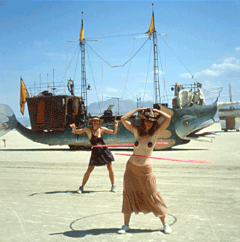 Wiggle 3D stereogram of two girls with Hoola Hoops at Burning Man event