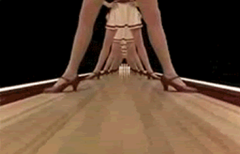 Moving animated picture of an infinite bowling alley