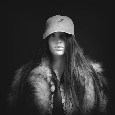 Smooth 3D wiggle stereograph in black and white of a girl in a fur coat wearing a hat